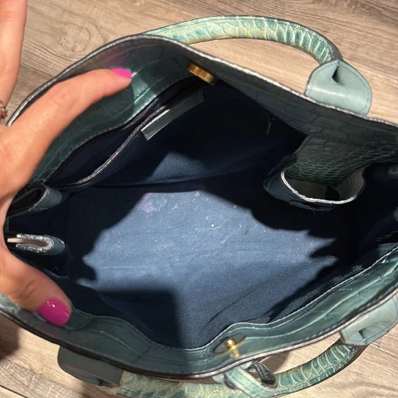 Dooney and Bourke tote - Picture 5 of 6